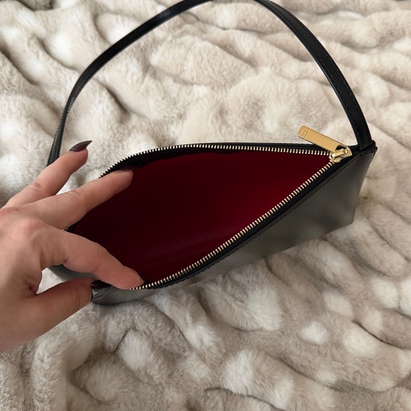 Mansur Gavriel Sleek Black Shoulder Bag - Picture 4 of 6